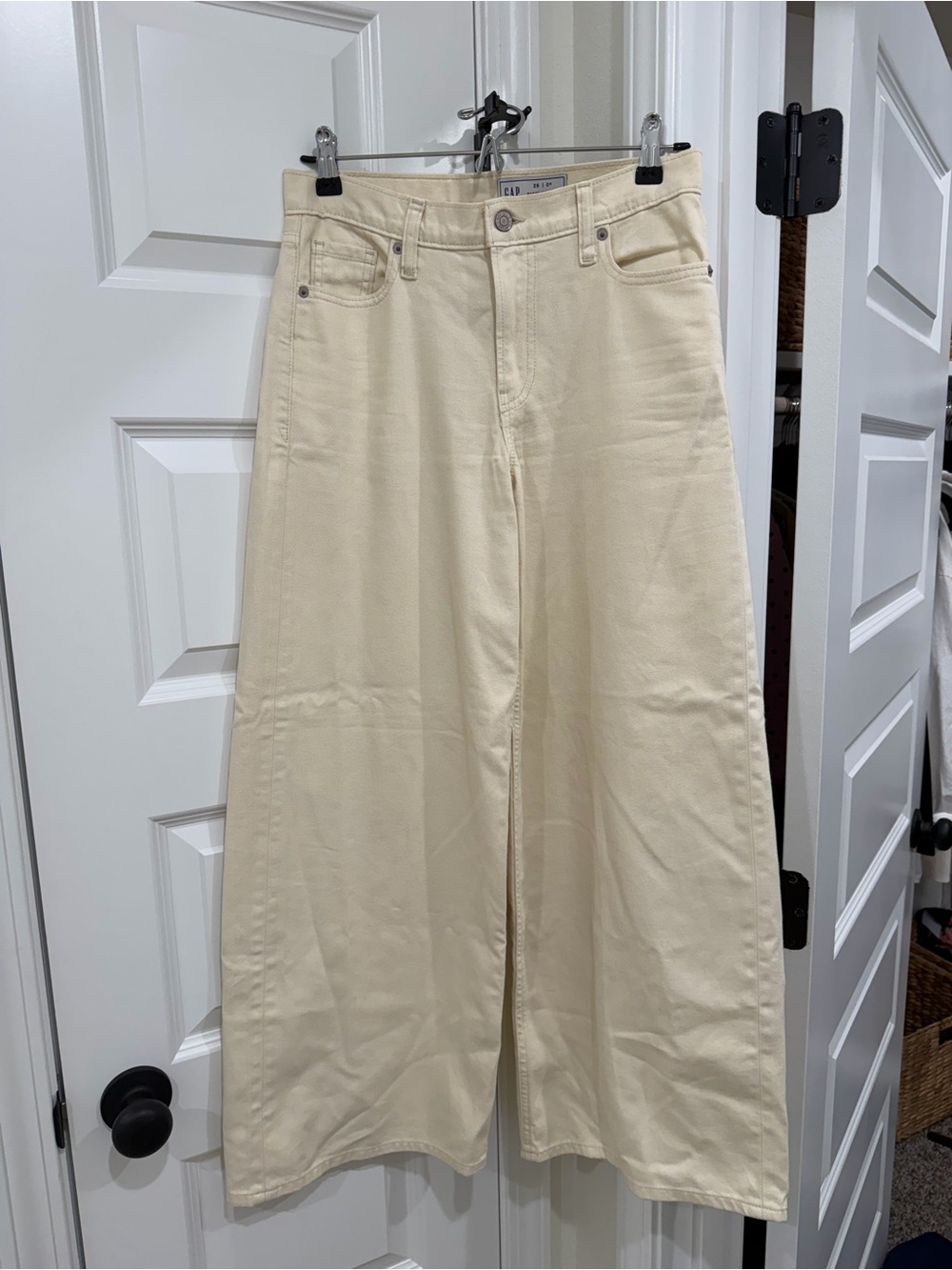 GAP Wide-Leg High-Rise Jeans in Cream
